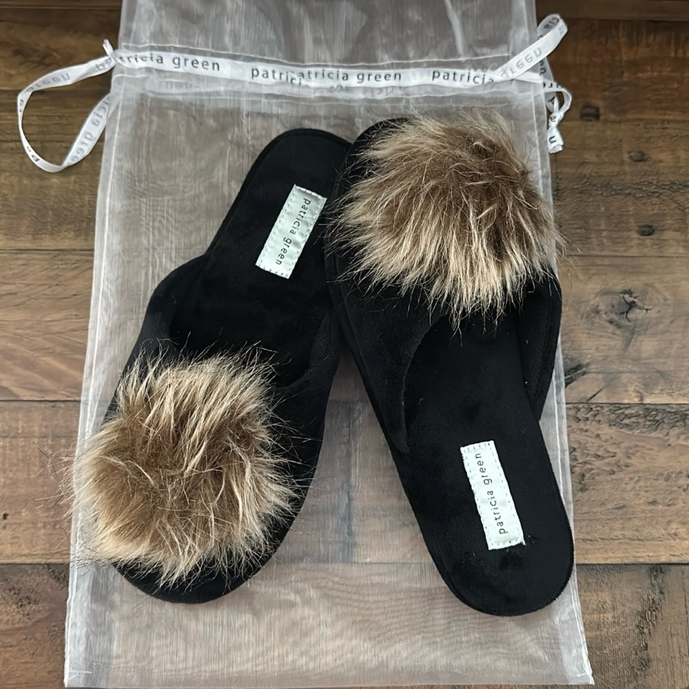 NWB Patricia Green Pom Pom Slippers